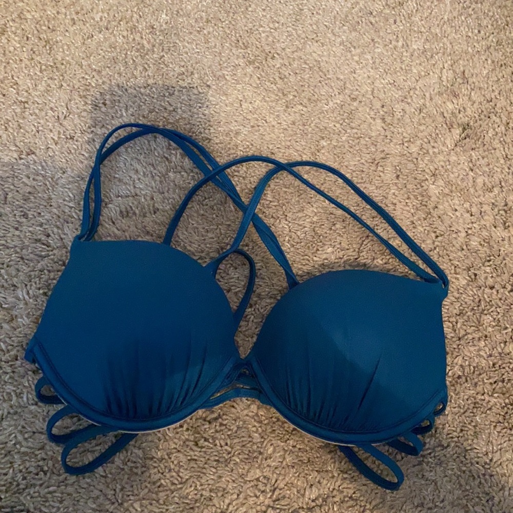 Bikini - Picture 4 of 6
